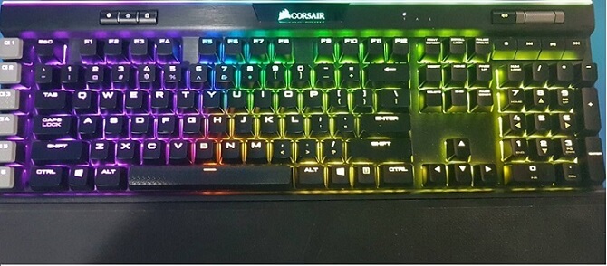Keyboard mekanik RGB LED